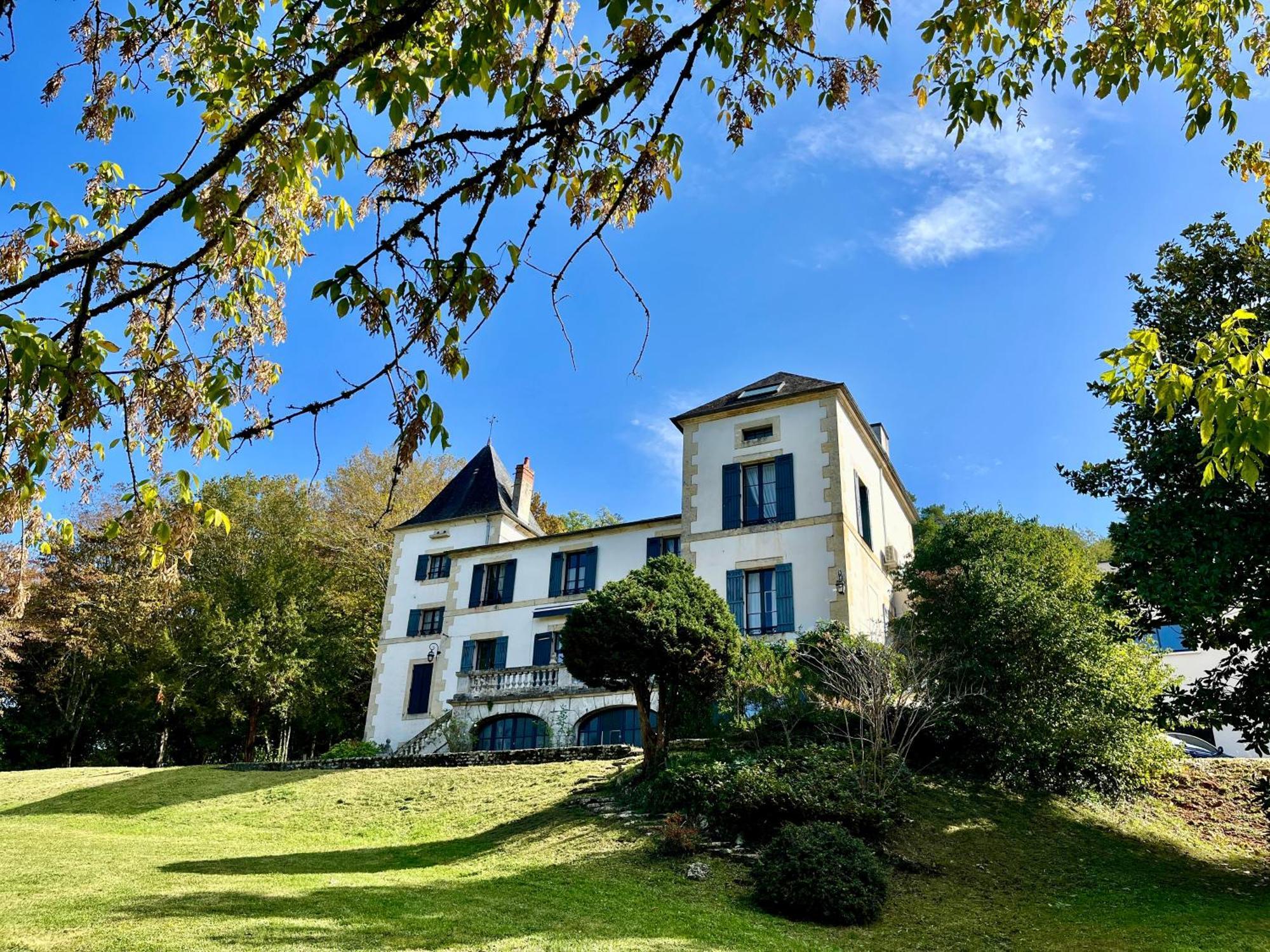 Отель Richard Lequet Domaine Gastronomique Du Val D Atur Булазак Экстерьер фото