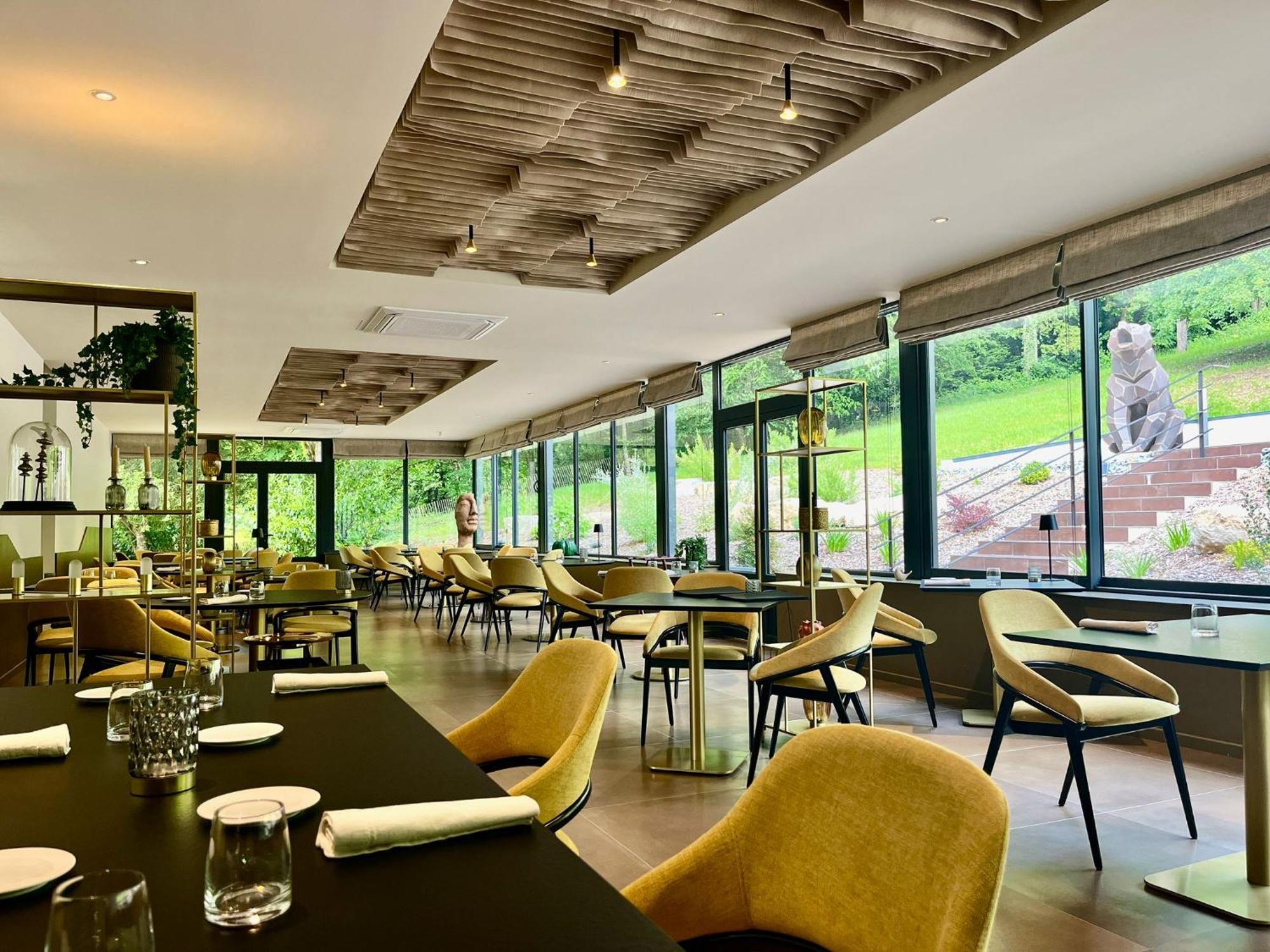 Отель Richard Lequet Domaine Gastronomique Du Val D Atur Булазак Экстерьер фото